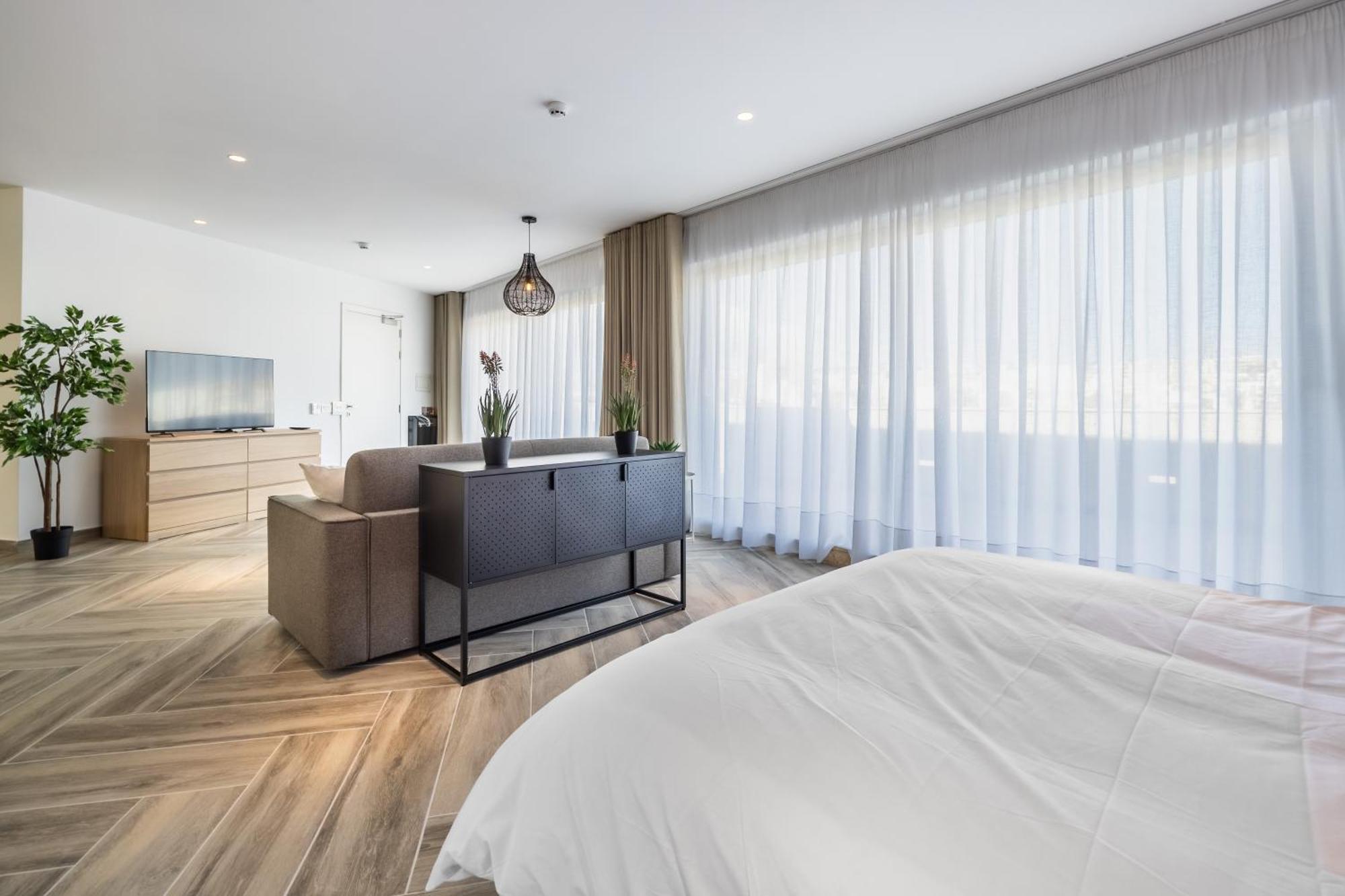 The Cube - Designer Finished Studio Penthouse By Sf Homes Gzira Екстериор снимка