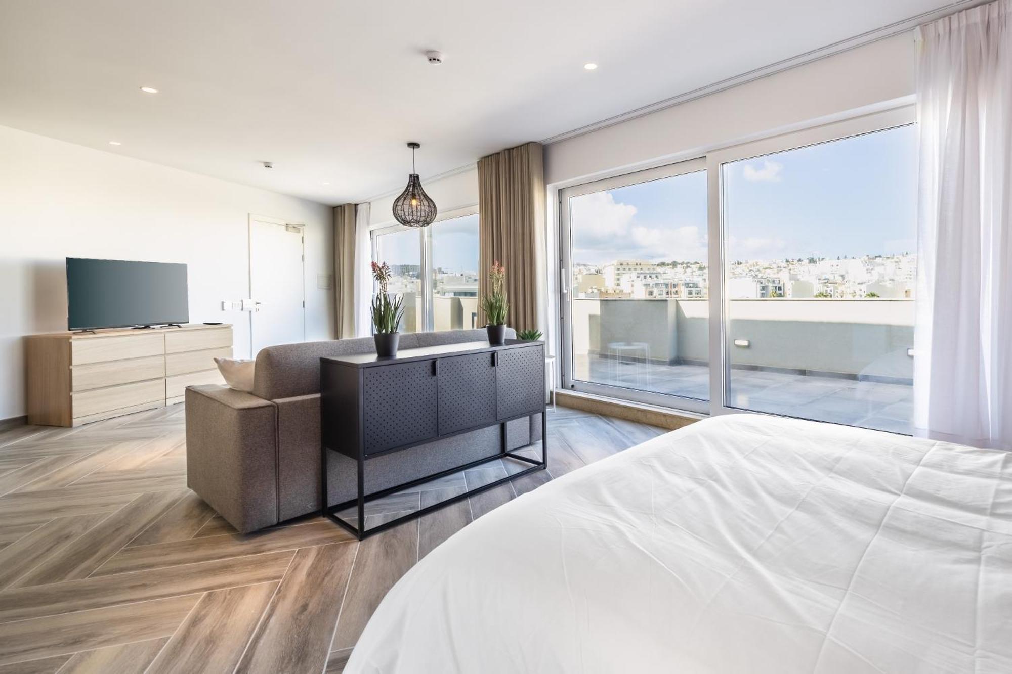 The Cube - Designer Finished Studio Penthouse By Sf Homes Gzira Екстериор снимка